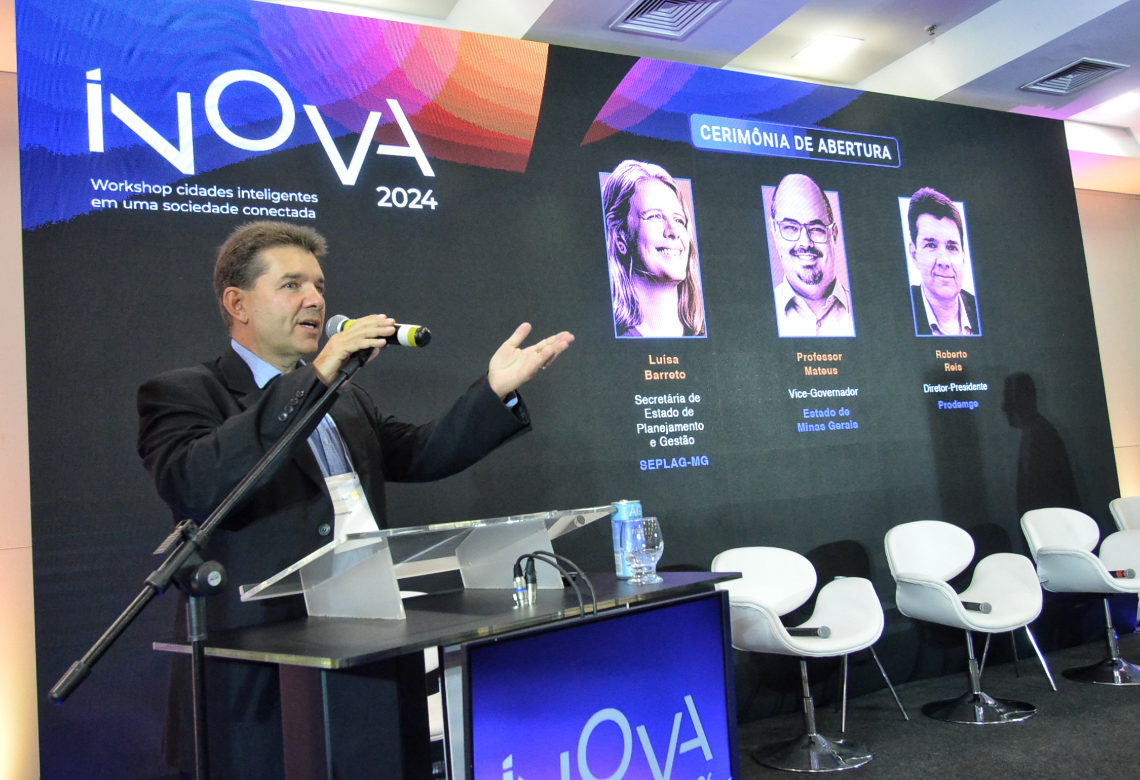 O diretor-presidente da Prodemge, Roberto Reis, durante a abertura do 1&deg; Inova Munic&iacute;pios